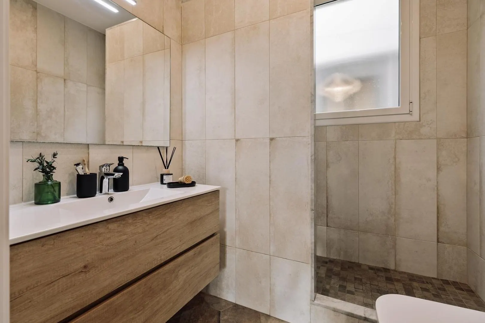 Appartement Kuleli - 2 Bedrooms And Office In Eixample Dreta Barcelona
